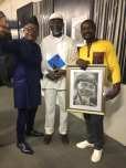 Philemon Blake Ondoua ( au centre)