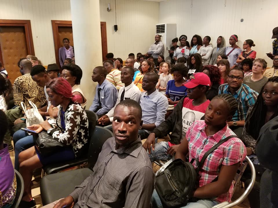 minga-et-la-cuillere-cassee-claye-edou-lefilmcamerounais-5